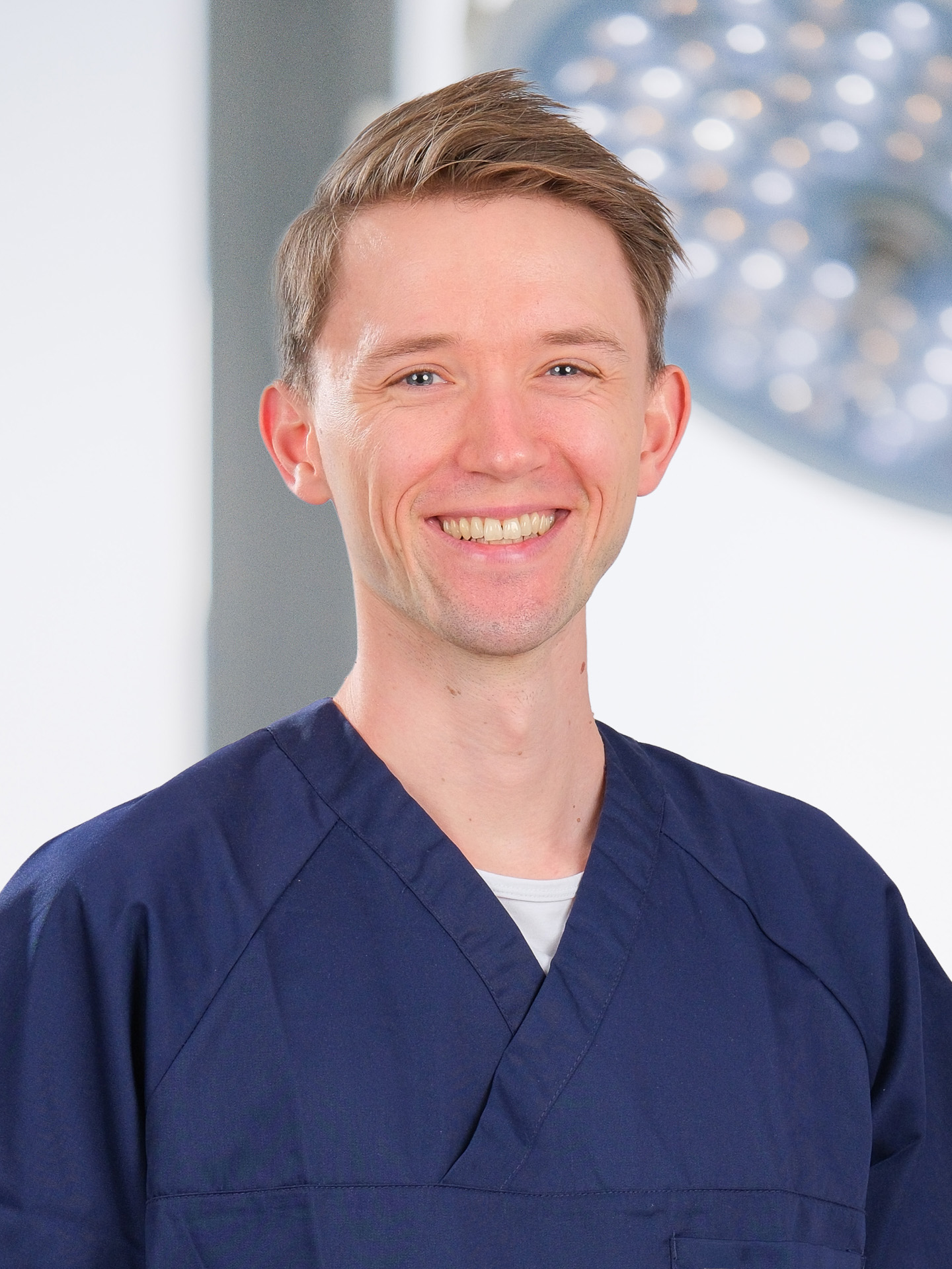 Dr. Tim Buchholz<br />

